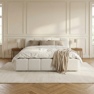 Boxspring met opbergruimte Palermo in cremé boucléstof, sfeerbeeld in klassieke slaapkamer