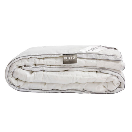 Fresh and Co Hotel Dekbed  - Hotel Stripe - All-Season