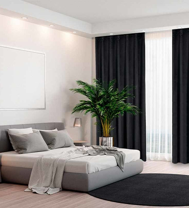 Fresh and Co Velvet Gordijnen - 150 of 300 cm - Ringen - Zwart
