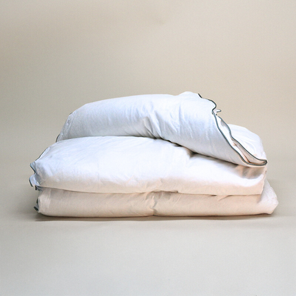 Presence Dekbed Gerecycled  Dons - 50% eendendons - All Season