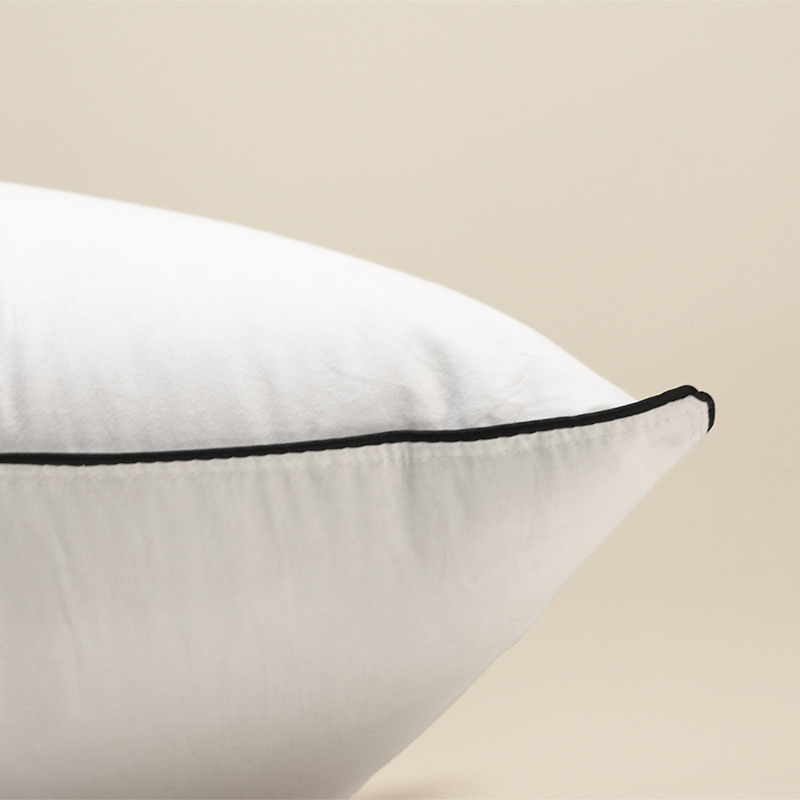 Traumnacht Comfort kussen met hoes van puur katoen, Oeko-Tex gecertificeerd kussen met ritssluiting, 80x80 cm, ontwikkeld in Duitsland Traumnacht Comfort kussen met hoes van puur katoen, Oeko-Tex gecertificeerd kussen met ritssluiting, 80x80 cm, ontwikkeld in Duitsland