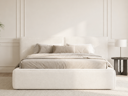 Salerno Off White boxspring in stijlvolle slaapkamer, vooraanzicht met opgemaakt bed