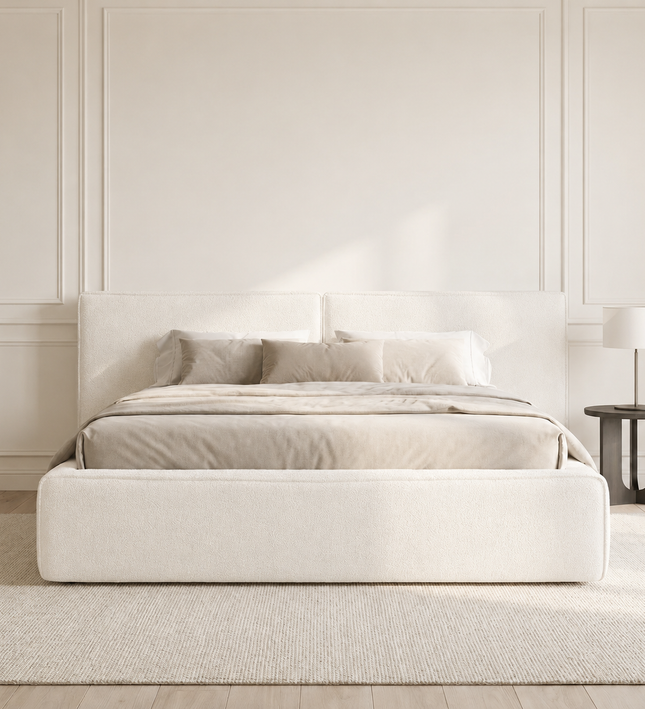 Salerno Off White boxspring in stijlvolle slaapkamer, vooraanzicht met opgemaakt bed